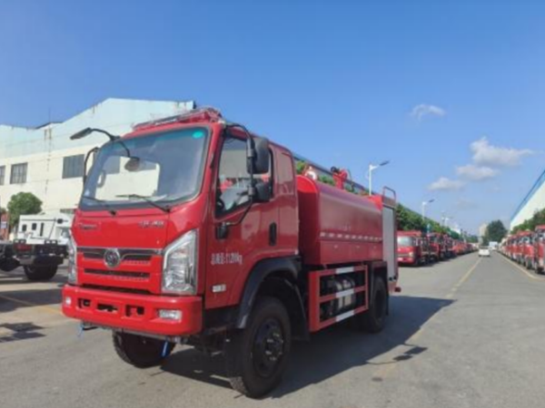 三環(huán)單排四驅(qū)灑水車